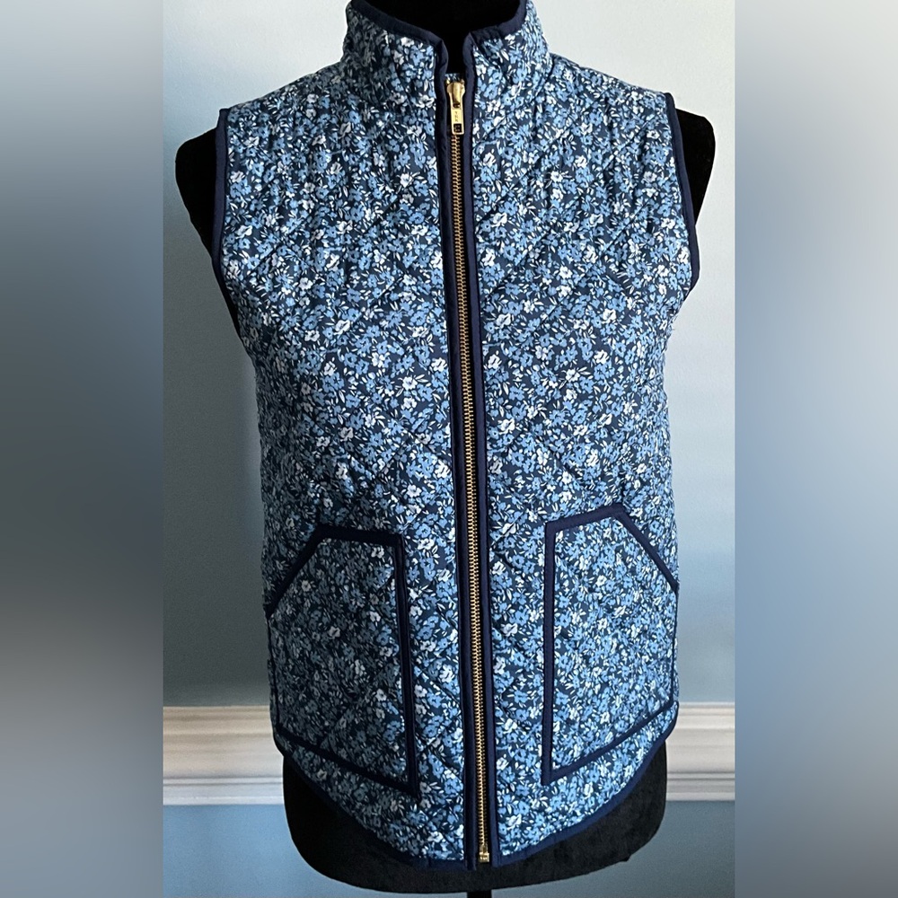 SALE! J.Crew Size 10-12 Floral Quilted Zip Vest Flowers Fabric CrewCuts - Picture 4 of 9